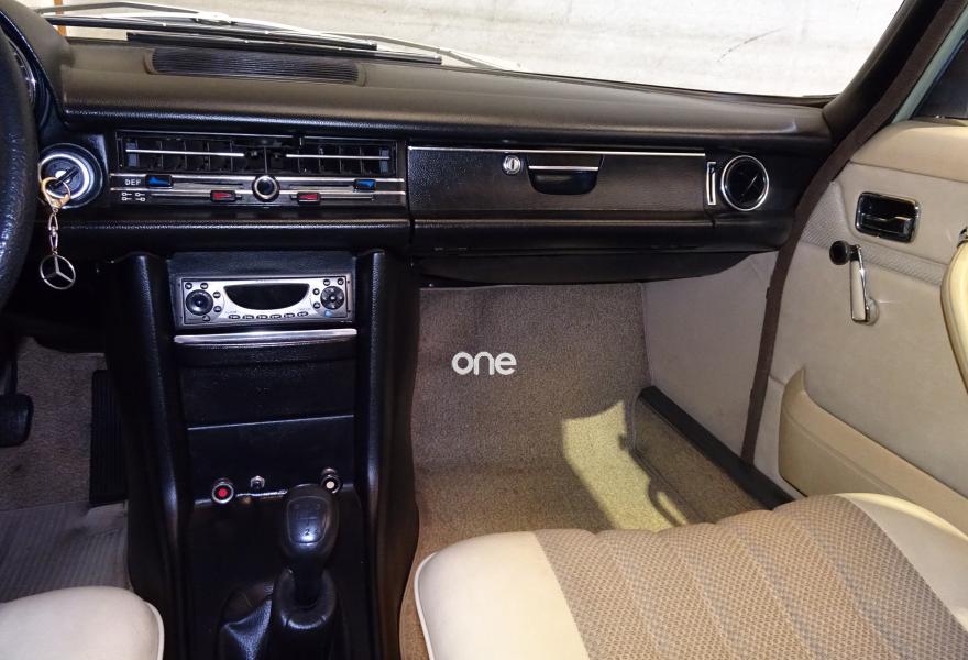 MERCEDES 230 1978