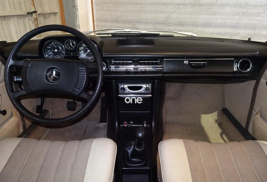MERCEDES 230 1978