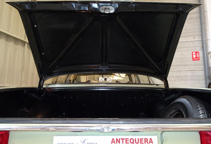 MERCEDES 230 1978