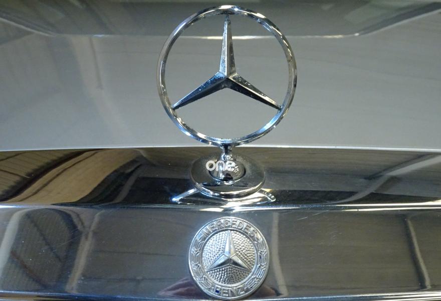 MERCEDES 280 1982