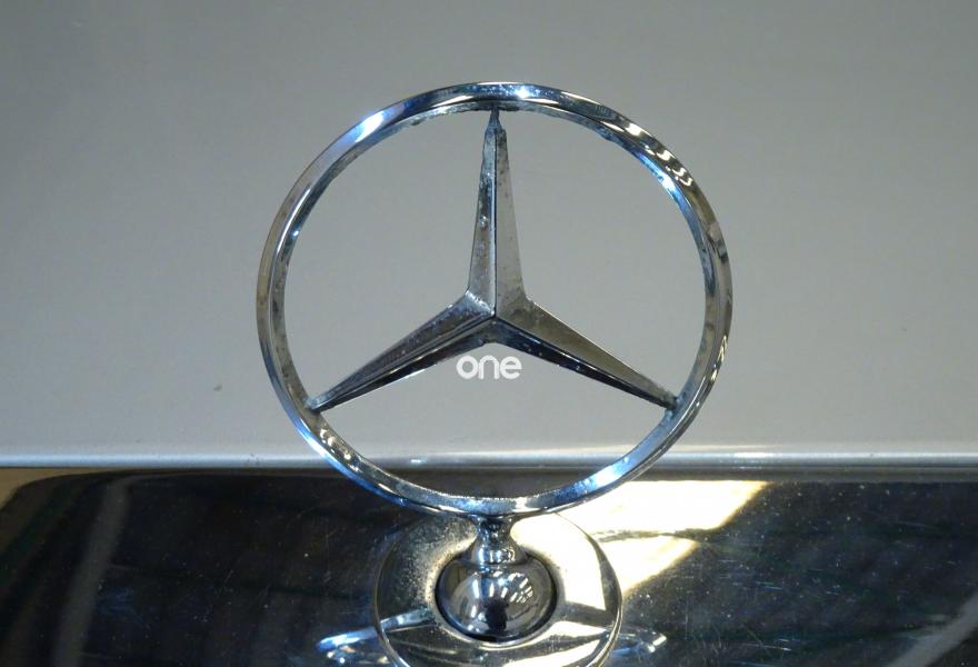 MERCEDES 280 1982