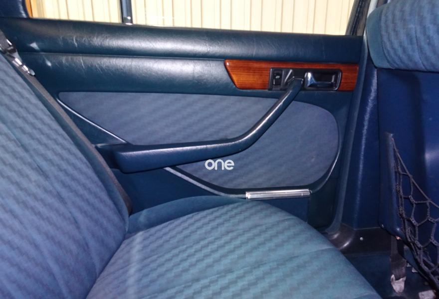 MERCEDES 280 1982