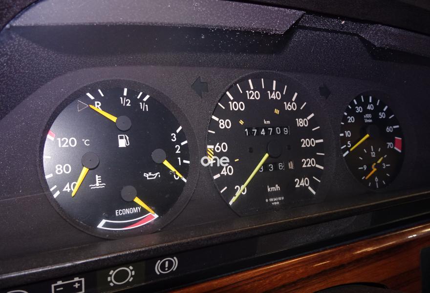 MERCEDES 280 1982