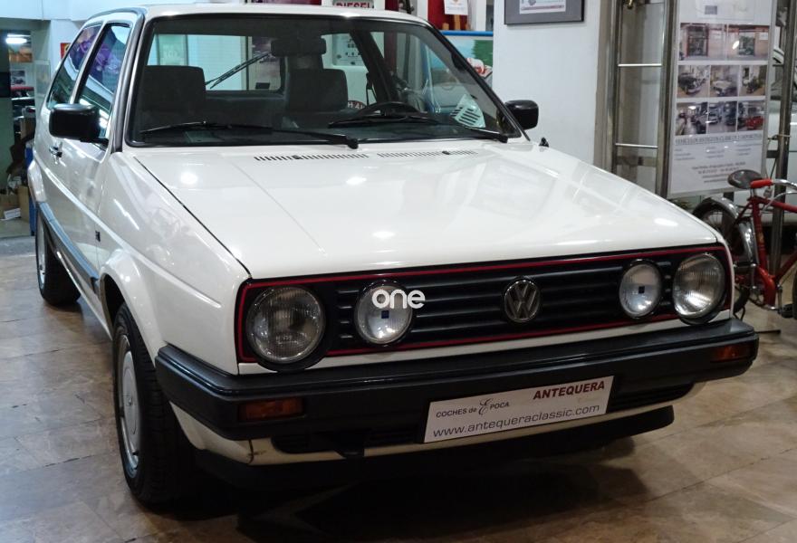 VOLKSWAGEN Golf 1990