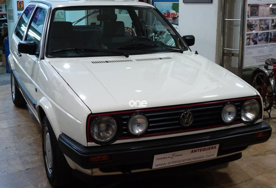 VOLKSWAGEN Golf 1990
