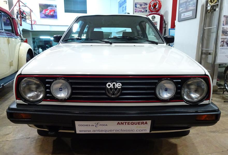 VOLKSWAGEN Golf 1990
