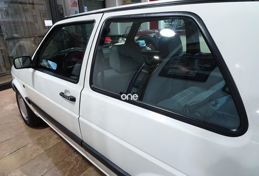 VOLKSWAGEN Golf 1990