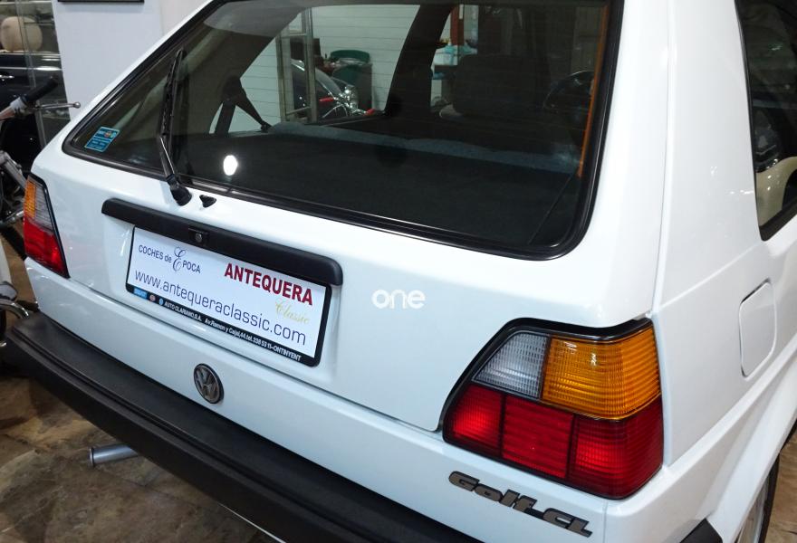 VOLKSWAGEN Golf 1990