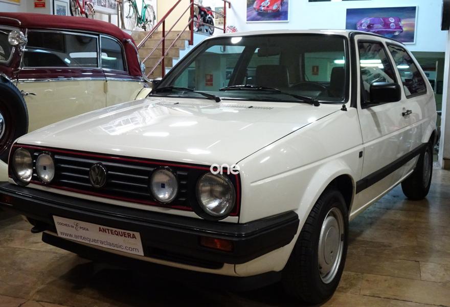 VOLKSWAGEN Golf 1990