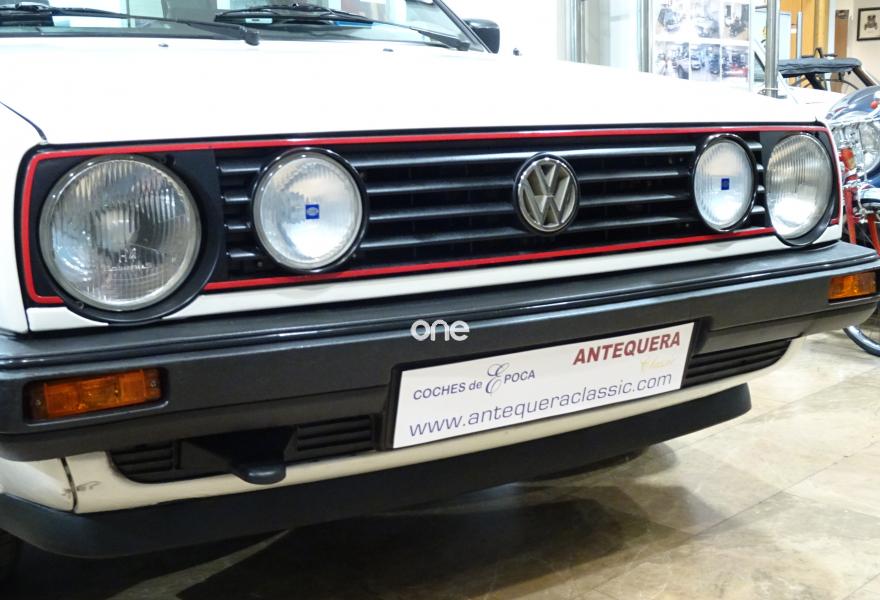 VOLKSWAGEN Golf 1990