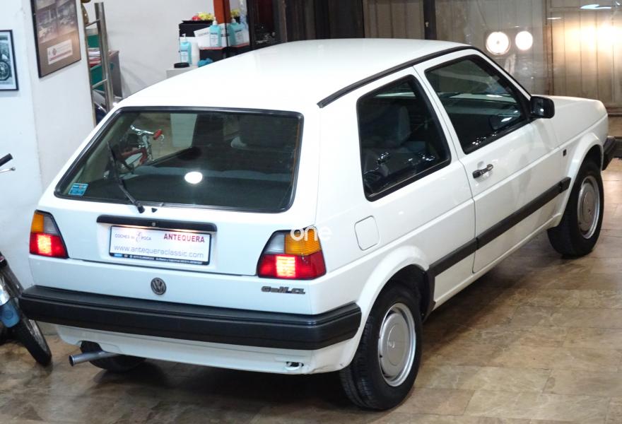 VOLKSWAGEN Golf 1990