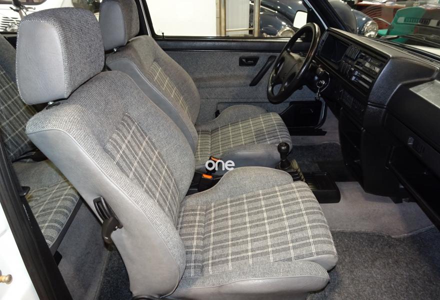 VOLKSWAGEN Golf 1990