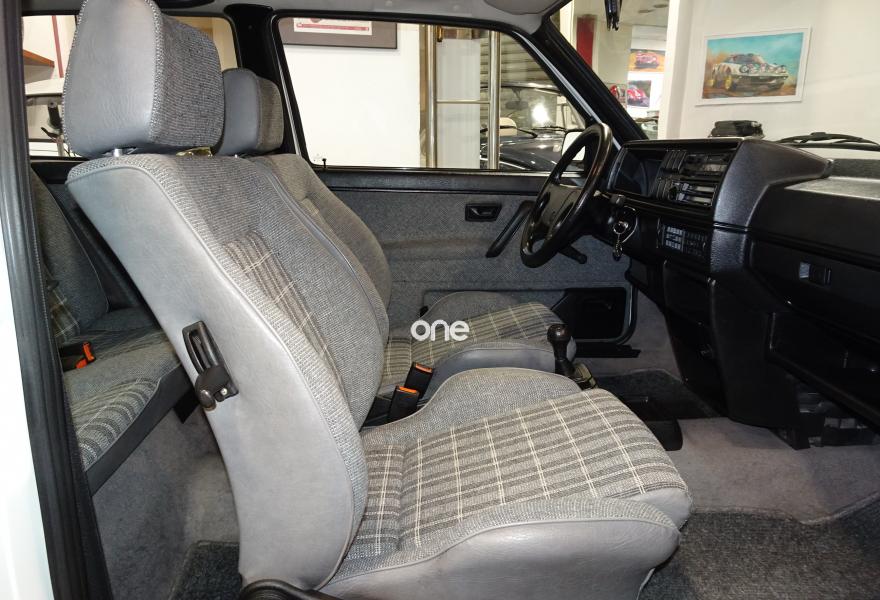 VOLKSWAGEN Golf 1990
