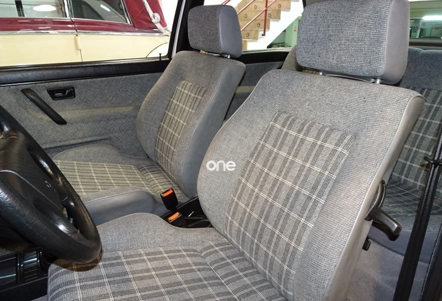 VOLKSWAGEN Golf 1990