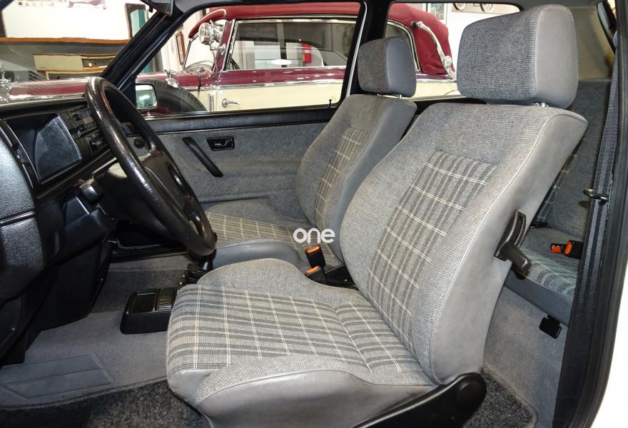 VOLKSWAGEN Golf 1990