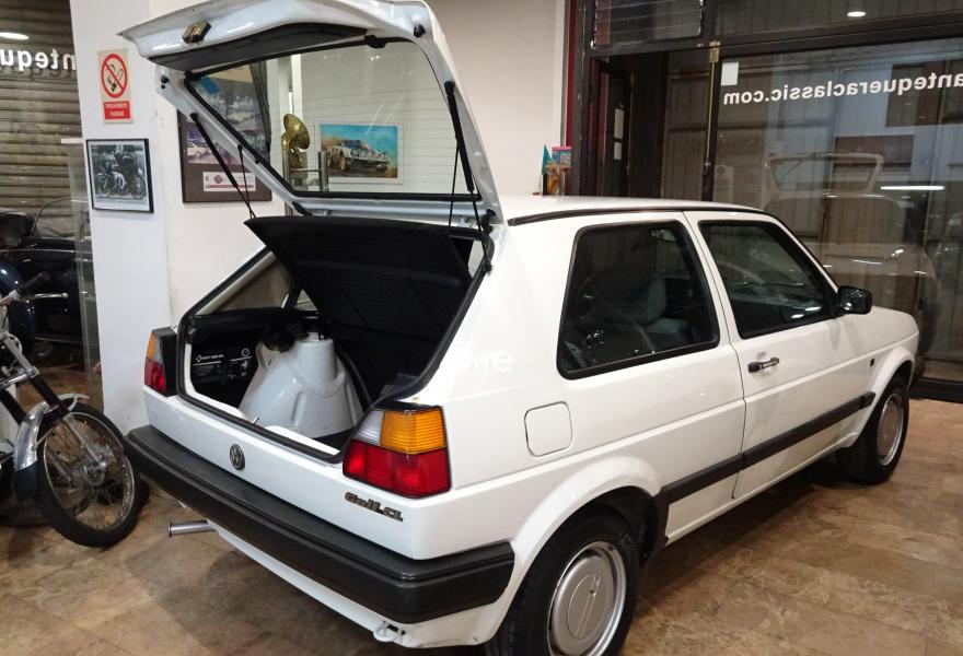 VOLKSWAGEN Golf 1990