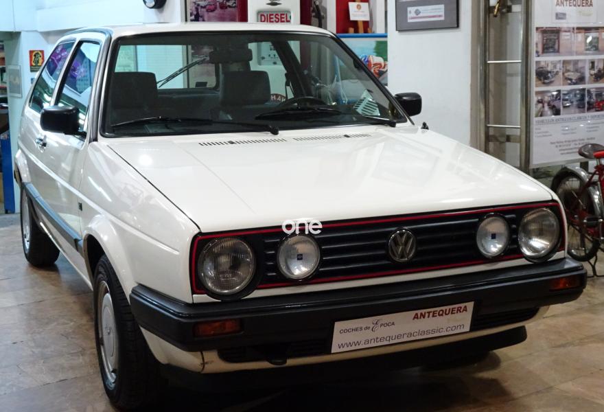 VOLKSWAGEN Golf 1990