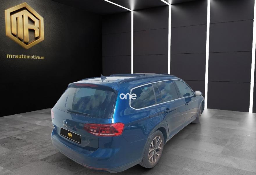 VOLKSWAGEN Passat 2022