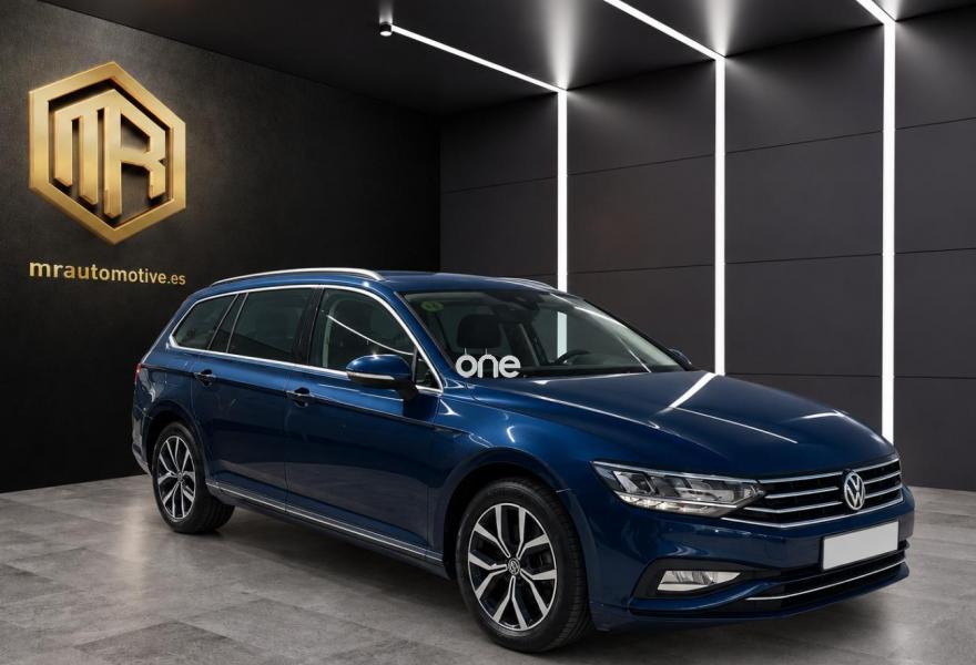 VOLKSWAGEN Passat 2022