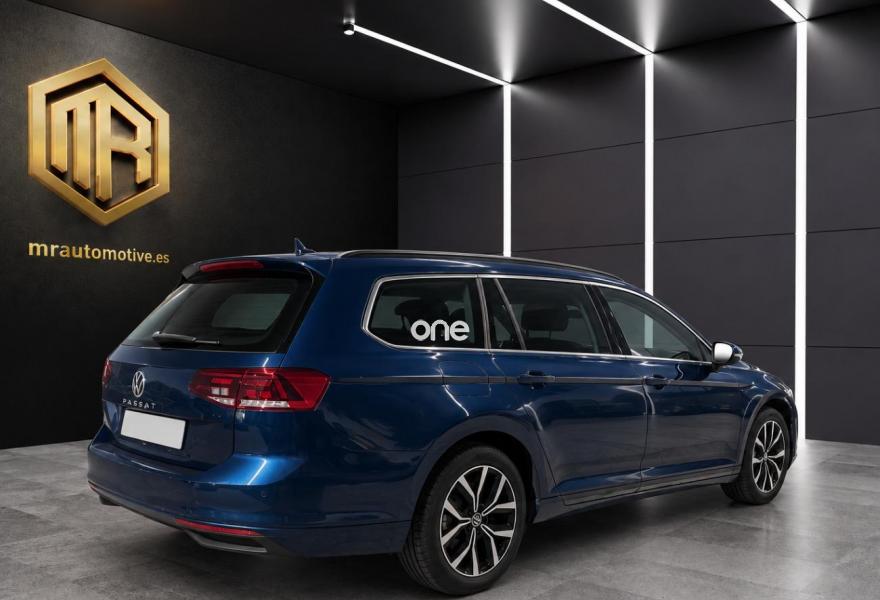 VOLKSWAGEN Passat 2022