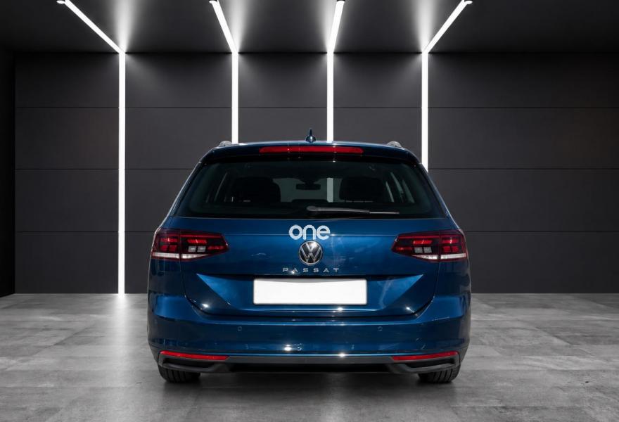 VOLKSWAGEN Passat 2022