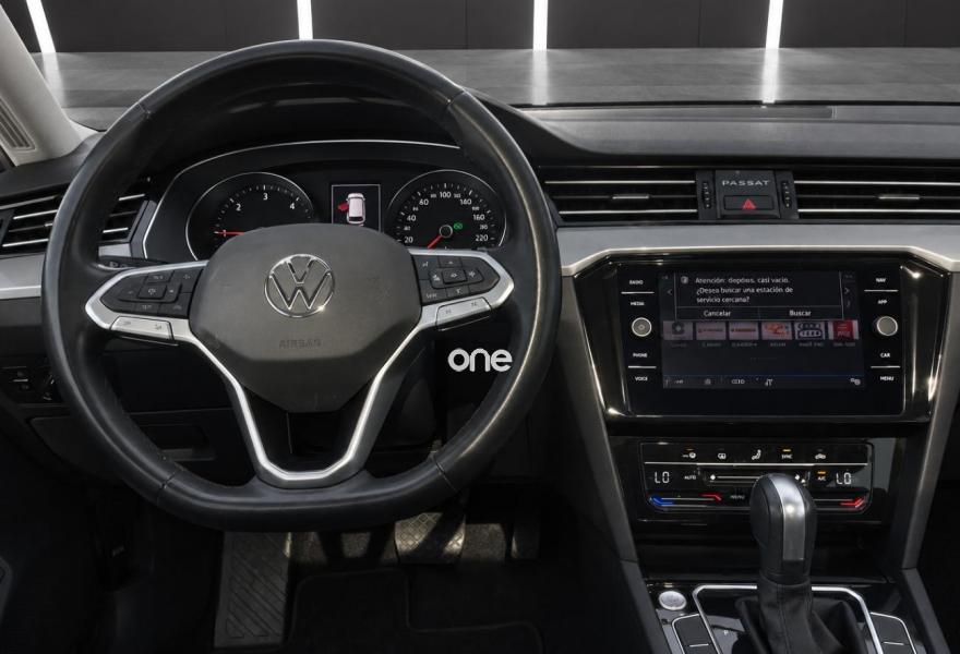 VOLKSWAGEN Passat 2022