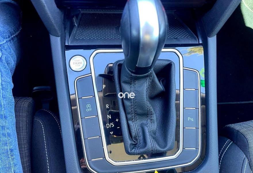 VOLKSWAGEN Passat 2022