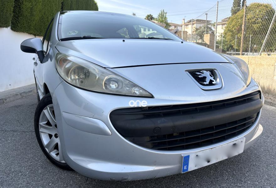 PEUGEOT 207 2009