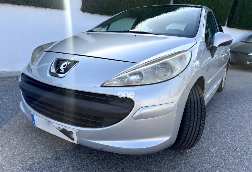 PEUGEOT 207 2009