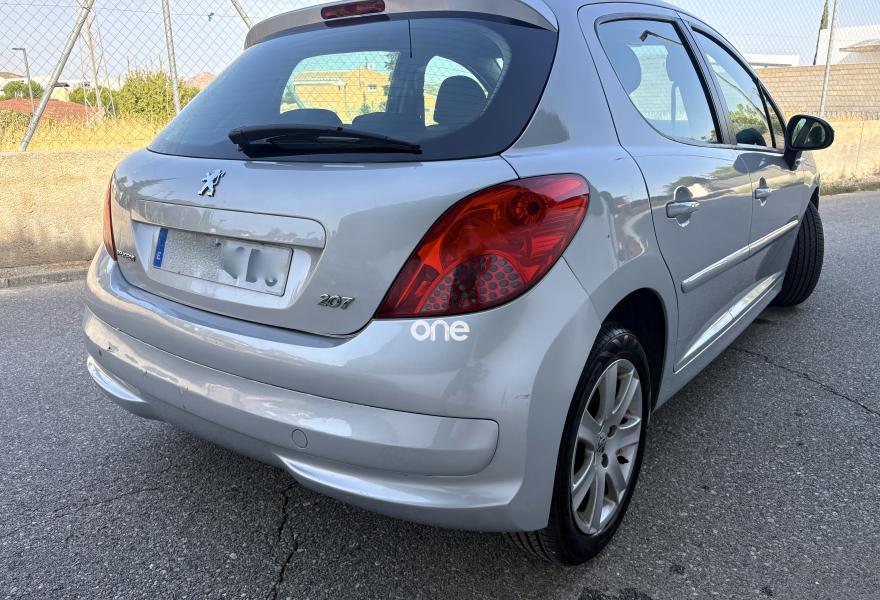 PEUGEOT 207 2009