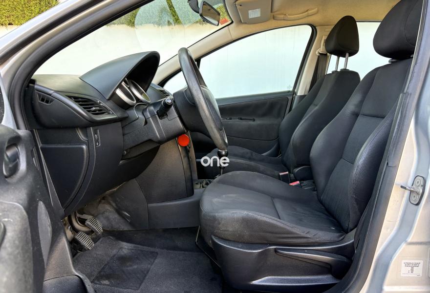 PEUGEOT 207 2009
