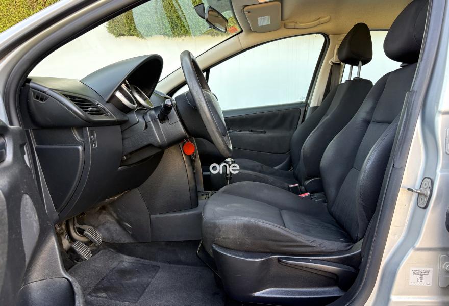 PEUGEOT 207 2009
