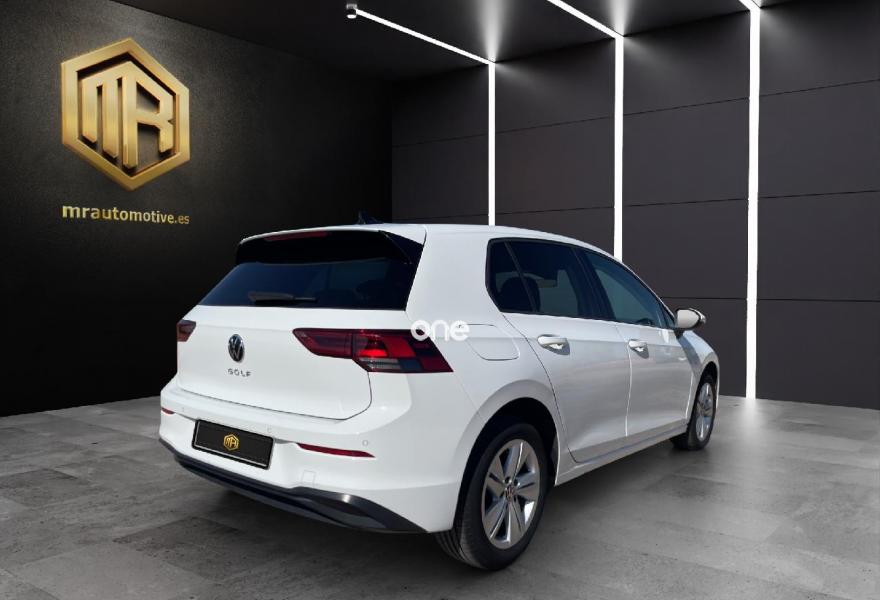 VOLKSWAGEN Golf 2022