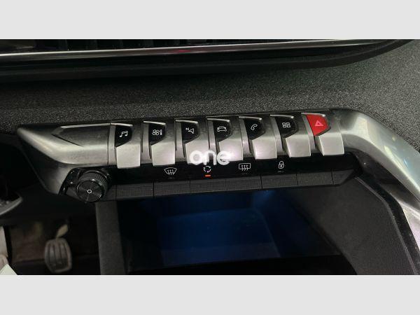 PEUGEOT 3008 2018