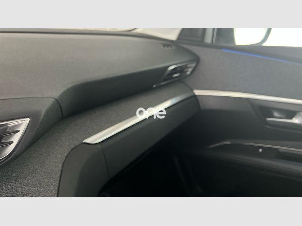 PEUGEOT 3008 2018