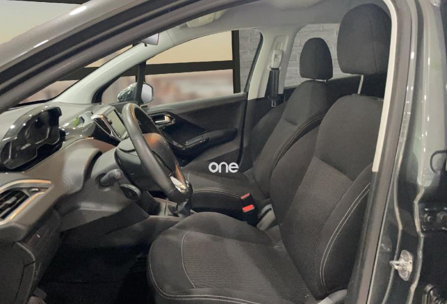 PEUGEOT 208 2017
