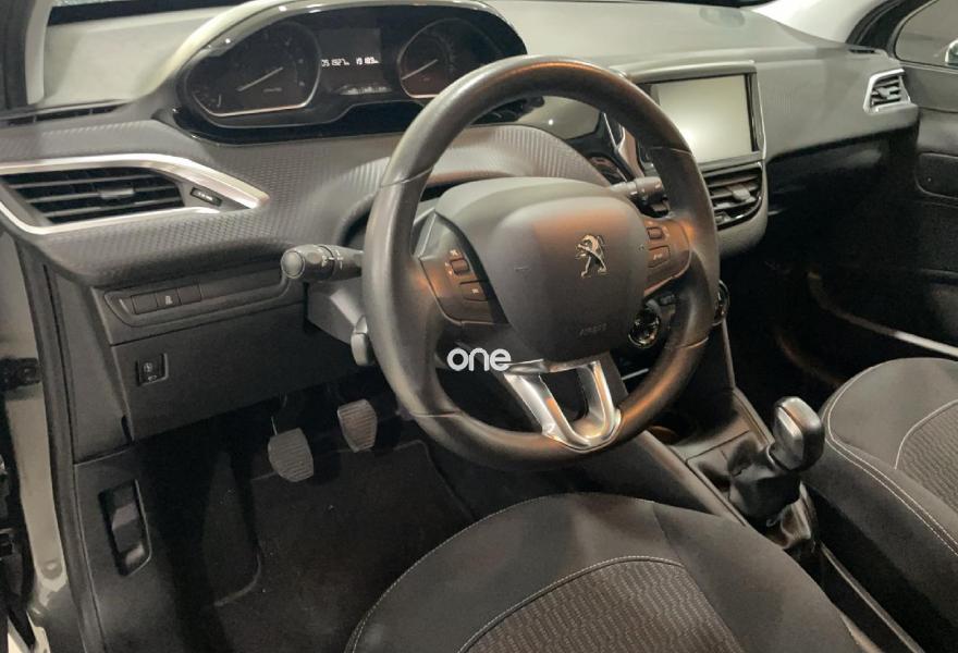PEUGEOT 208 2017