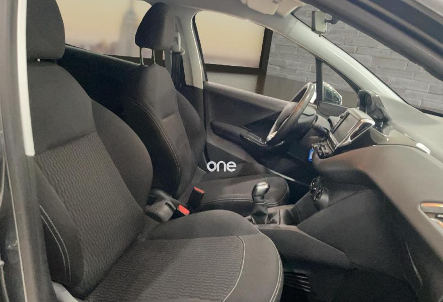 PEUGEOT 208 2017