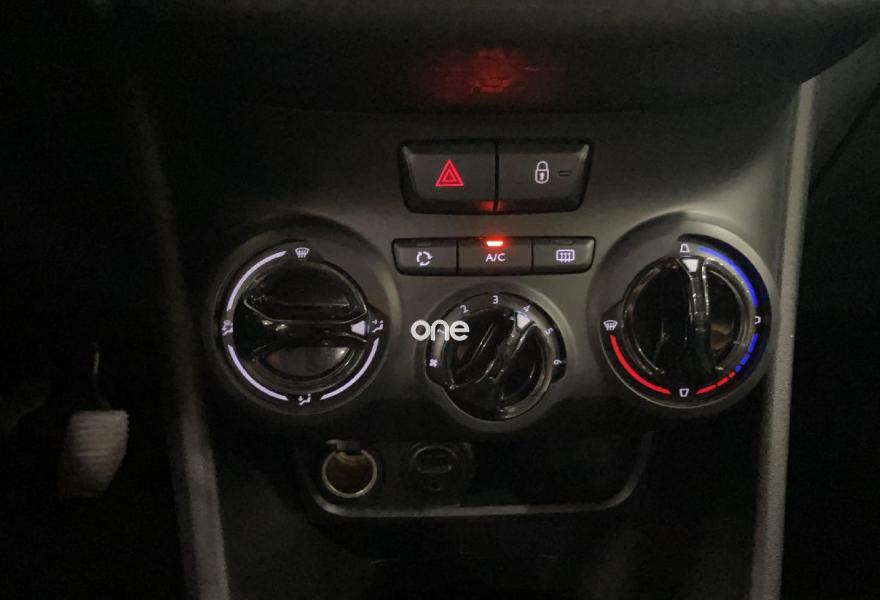 PEUGEOT 208 2017