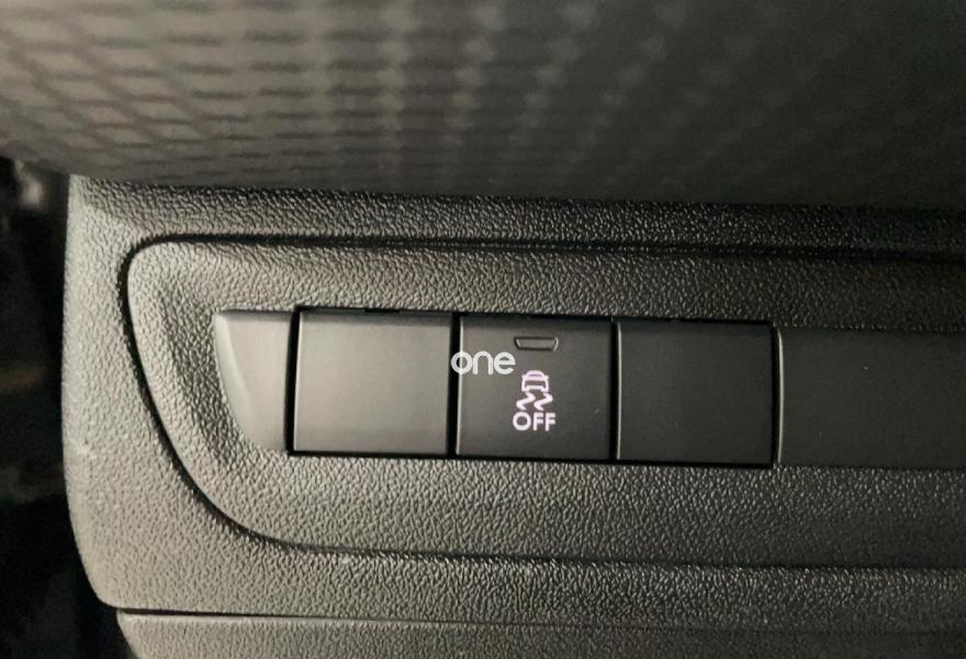 PEUGEOT 208 2017
