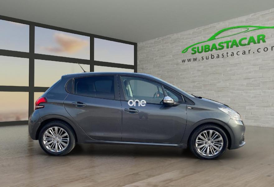 PEUGEOT 208 2017