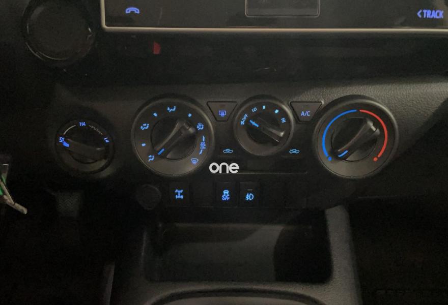 TOYOTA Hilux 2020
