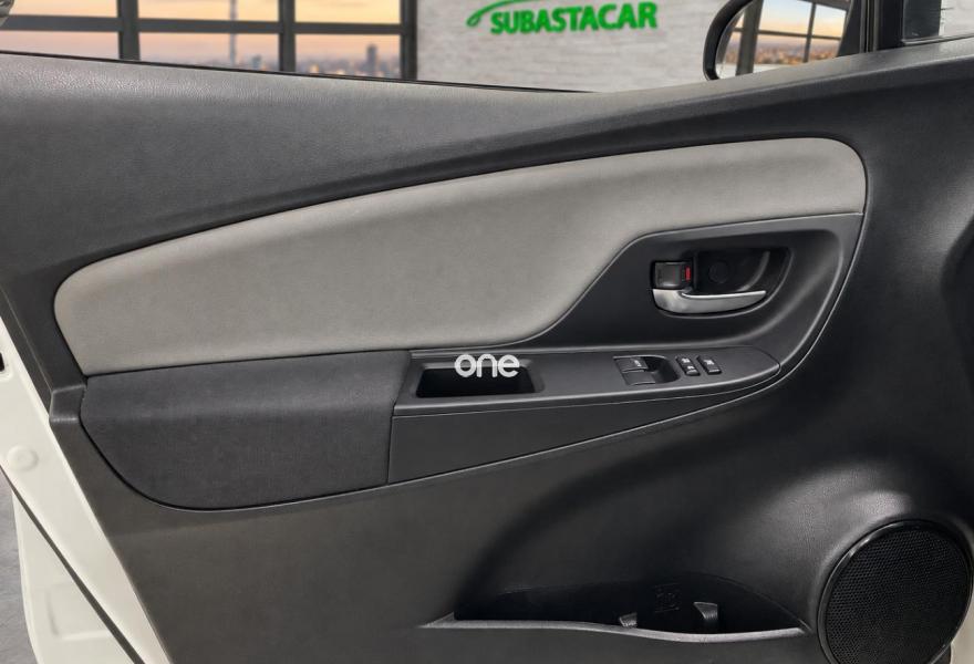 TOYOTA Yaris 2019