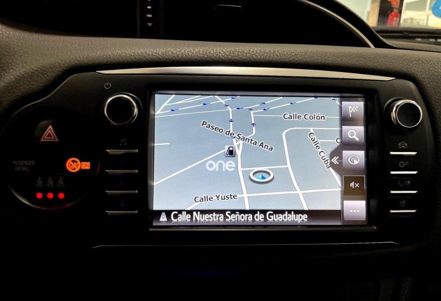 TOYOTA Yaris 2019