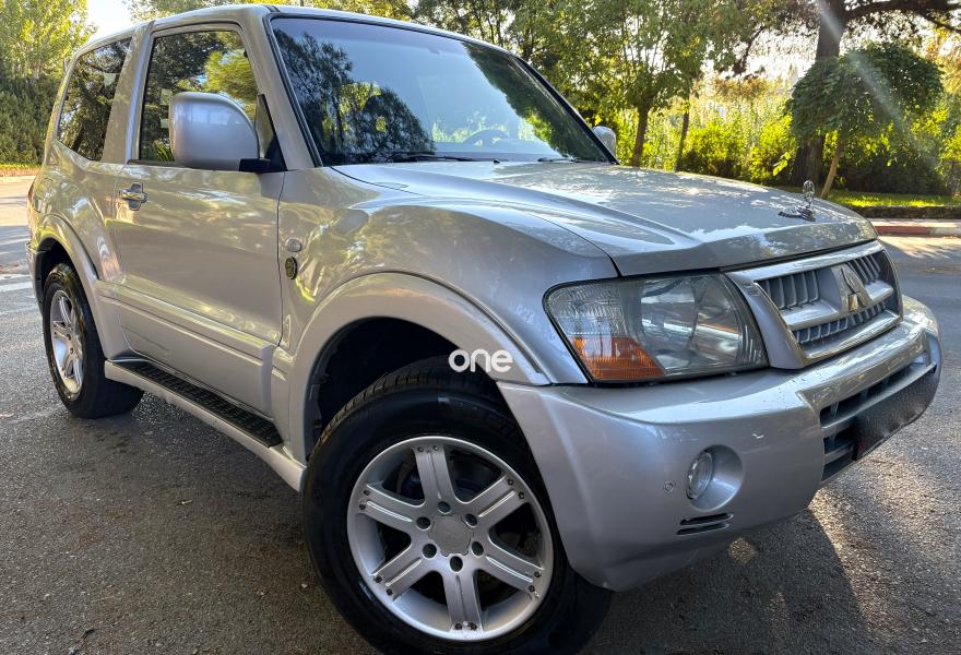 MITSUBISHI Montero 2004