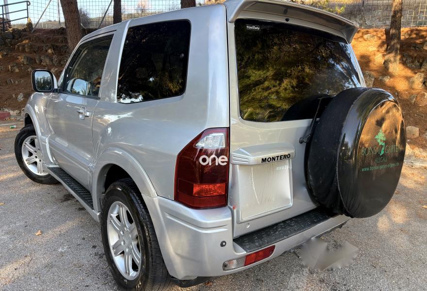 MITSUBISHI Montero 2004