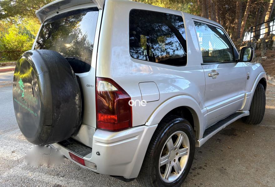 MITSUBISHI Montero 2004