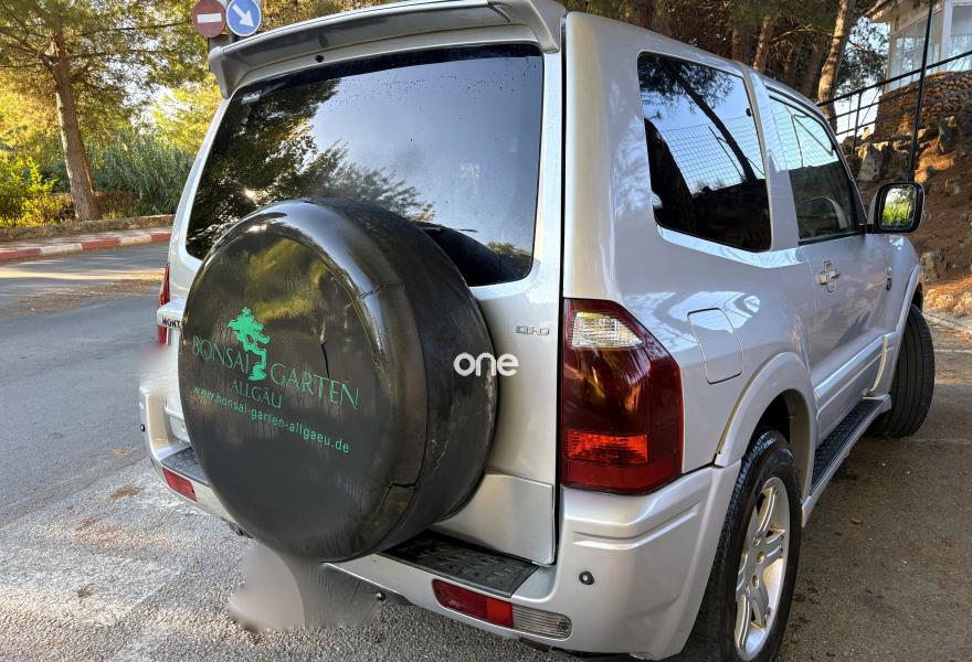 MITSUBISHI Montero 2004