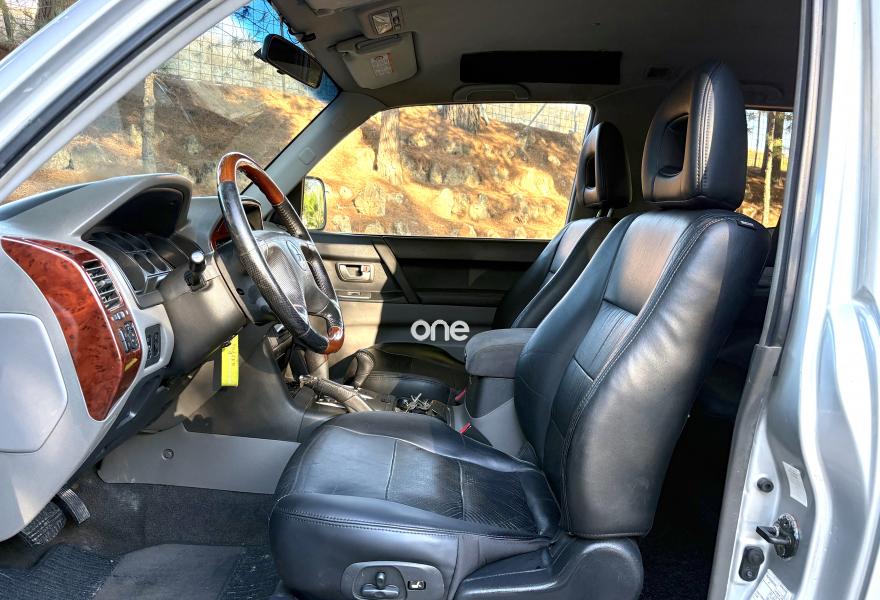 MITSUBISHI Montero 2004
