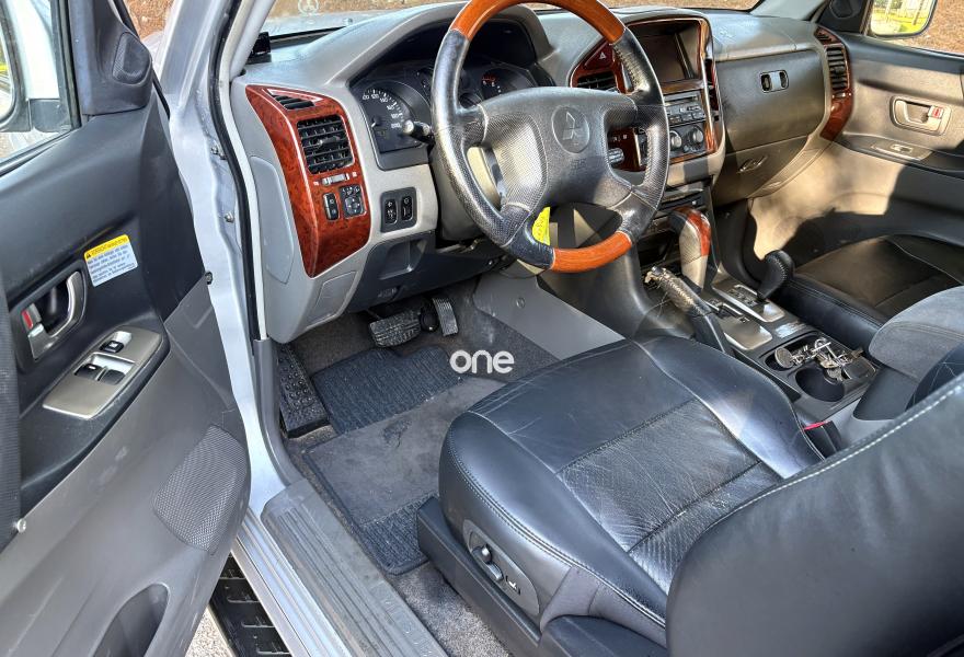MITSUBISHI Montero 2004